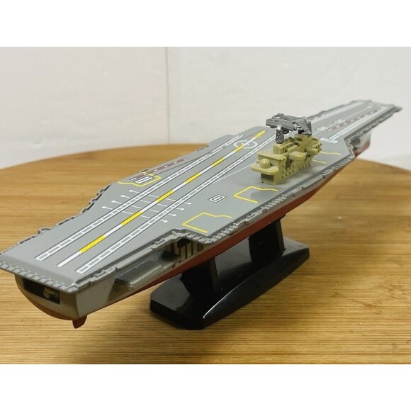 VTG 2002 Motor Max#76787  Diecast Midway 9" Aircraft Carrier Model W Helicopter - Picture 3 of 11